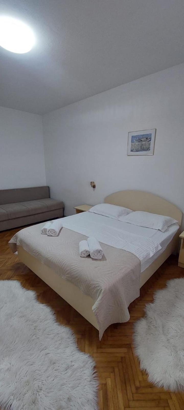 Apartment Toncica 奥米什 外观 照片