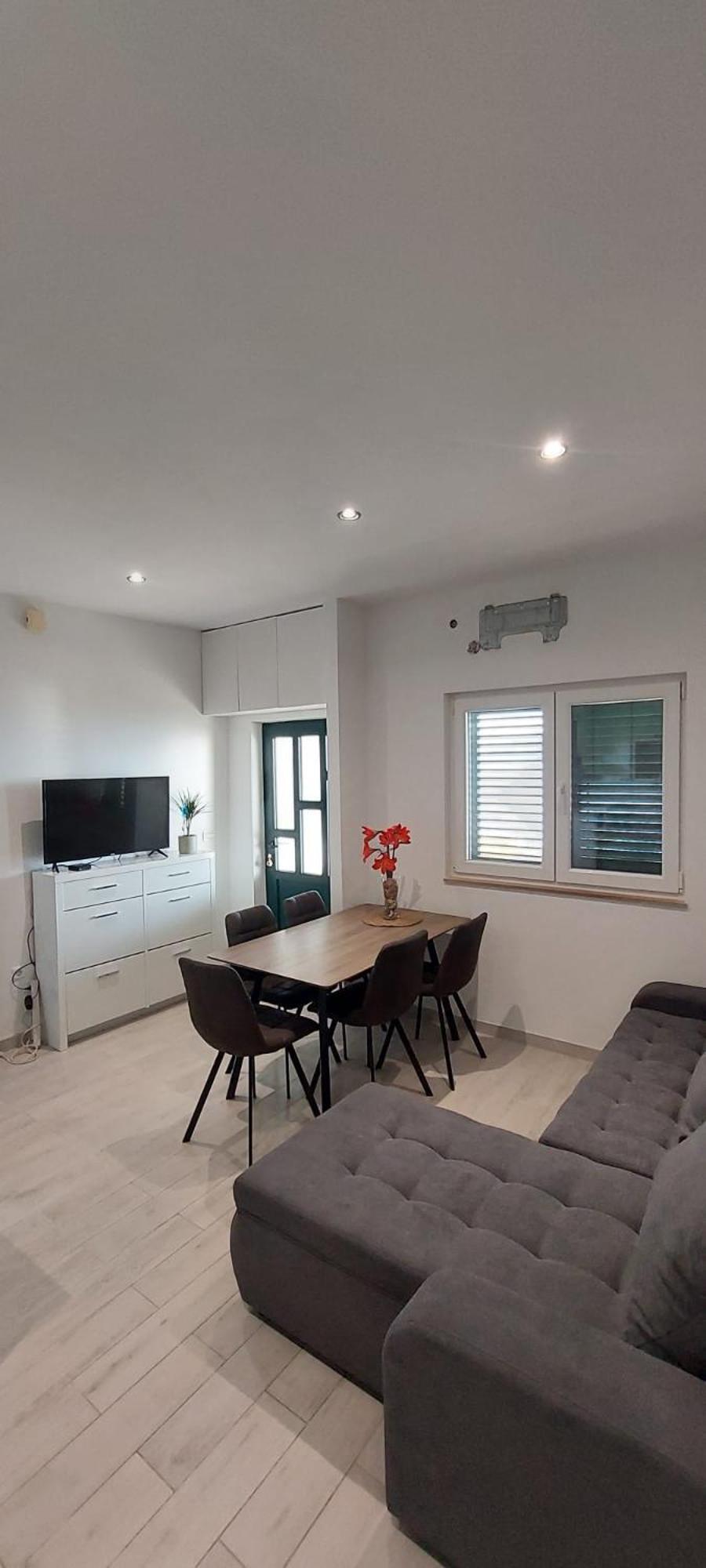Apartment Toncica 奥米什 外观 照片